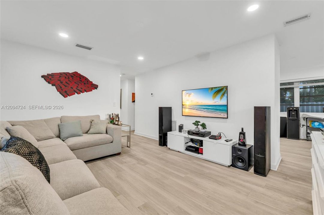 For Sale: $950,000 (0 beds, 0 baths, 2198 Square Feet)
