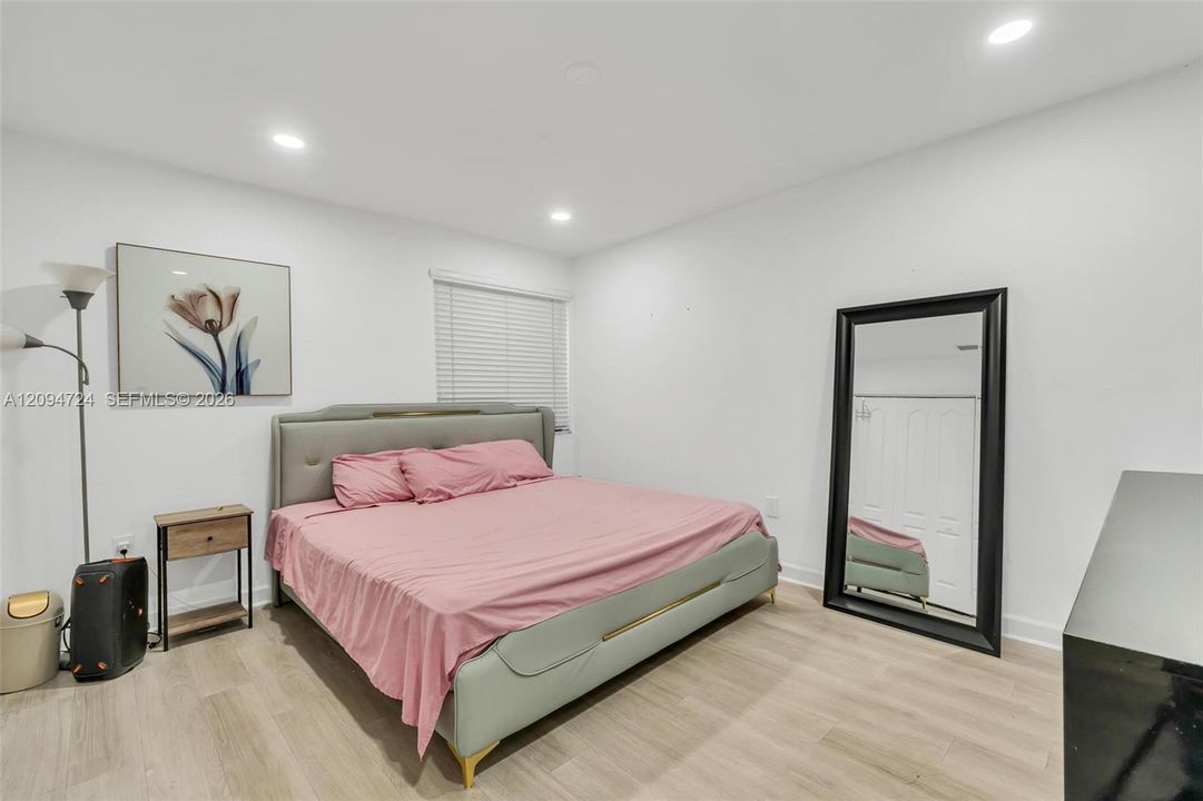 For Sale: $950,000 (0 beds, 0 baths, 2198 Square Feet)