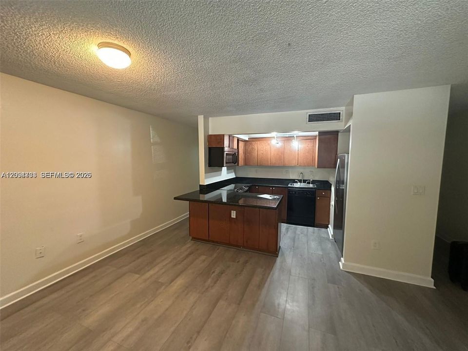 В аренду: $1,699 (1 спален, 1 ванн, 601 Квадратных фут)