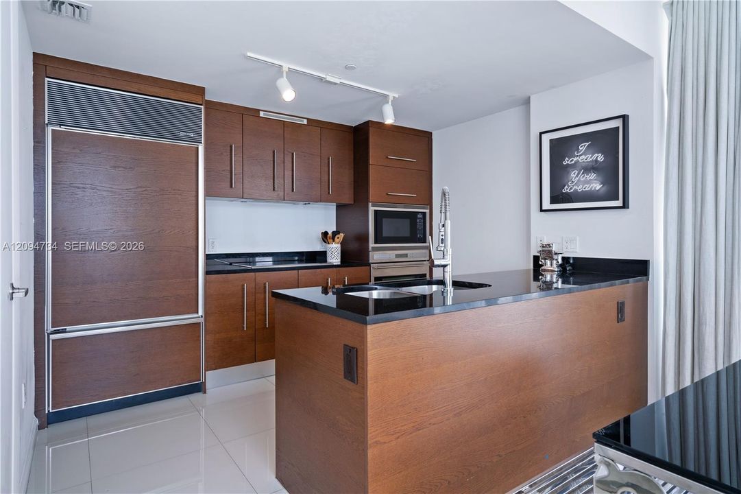 En Venta: $930,000 (2 camas, 2 baños, 1286 Pies cuadrados)