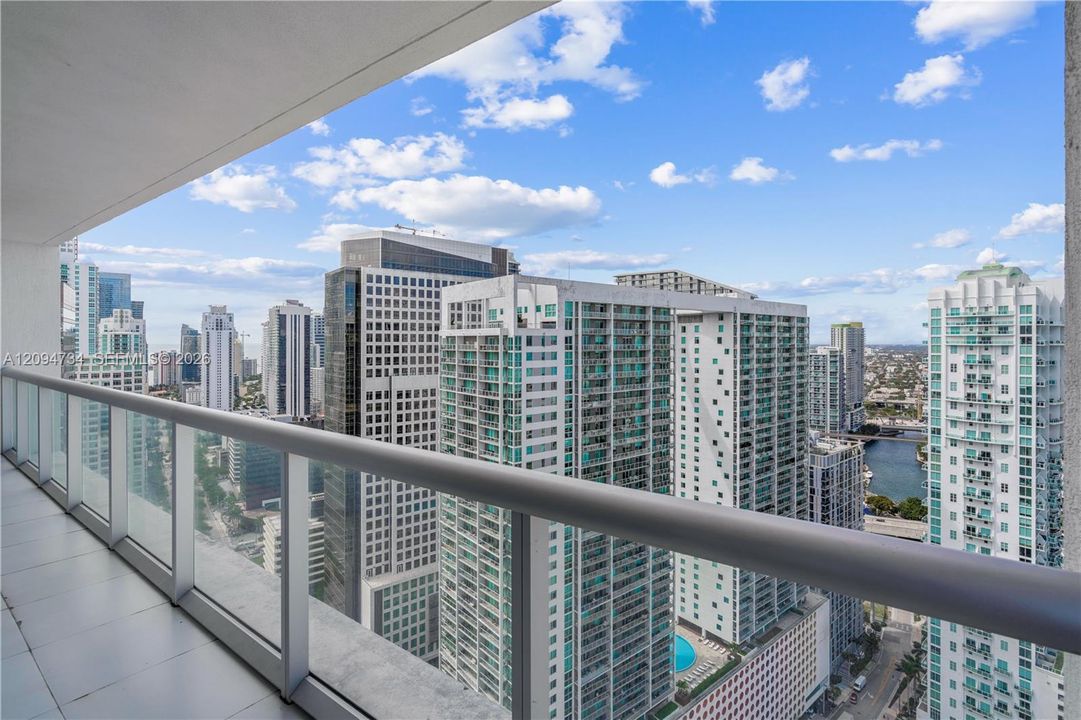 En Venta: $930,000 (2 camas, 2 baños, 1286 Pies cuadrados)