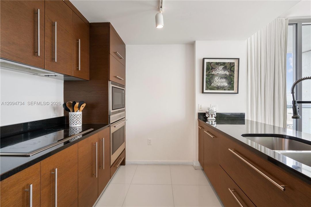 En Venta: $930,000 (2 camas, 2 baños, 1286 Pies cuadrados)