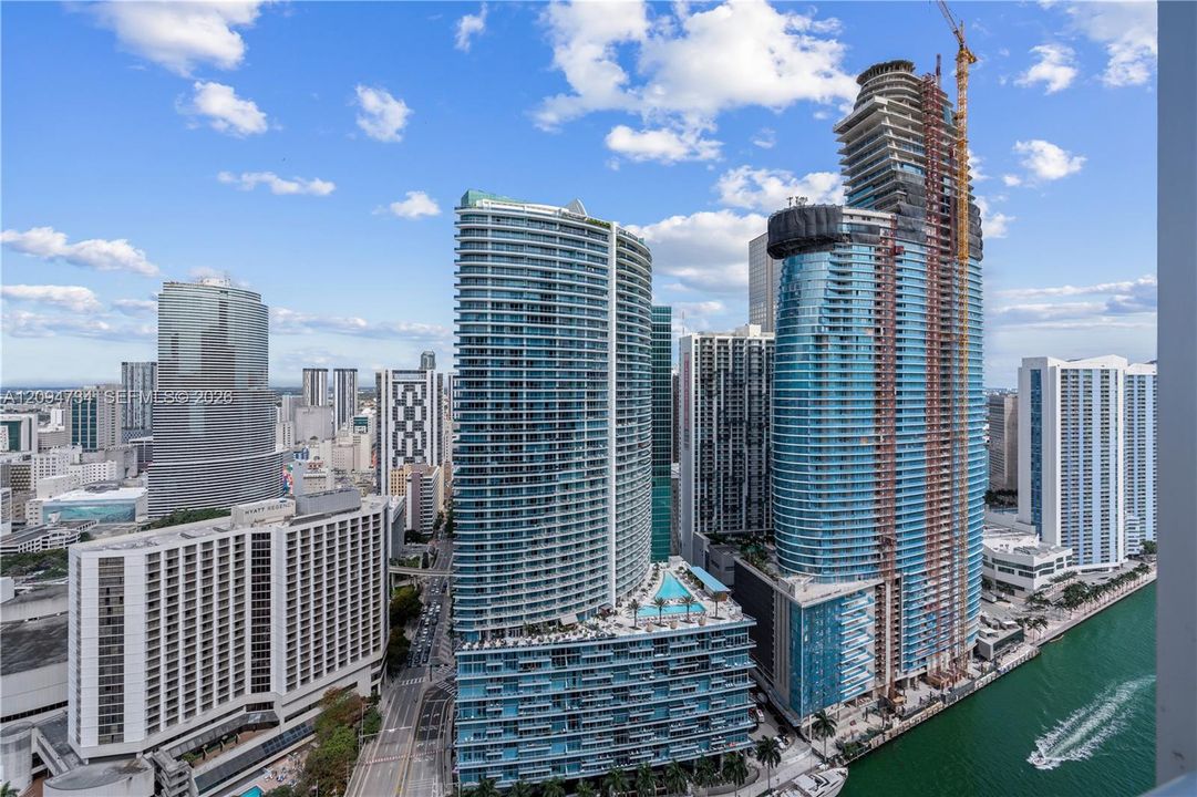 En Venta: $930,000 (2 camas, 2 baños, 1286 Pies cuadrados)