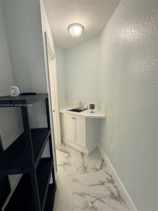 For Rent: $850 (1 beds, 1 baths, 0 Square Feet)