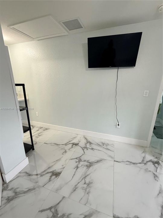 For Rent: $850 (1 beds, 1 baths, 0 Square Feet)