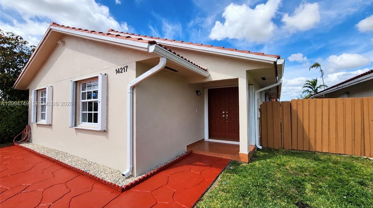For Sale: $650,000 (4 beds, 2 baths, 1549 Square Feet)