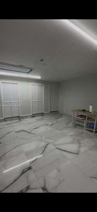For Rent: $1,300 (1 beds, 1 baths, 1828 Square Feet)