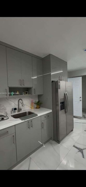 For Rent: $1,300 (1 beds, 1 baths, 1828 Square Feet)
