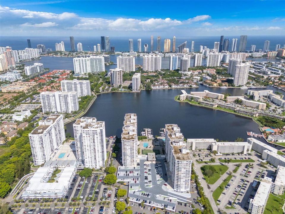 待售: $215,000 (1 贝兹, 1 浴室, 1005 平方英尺)
