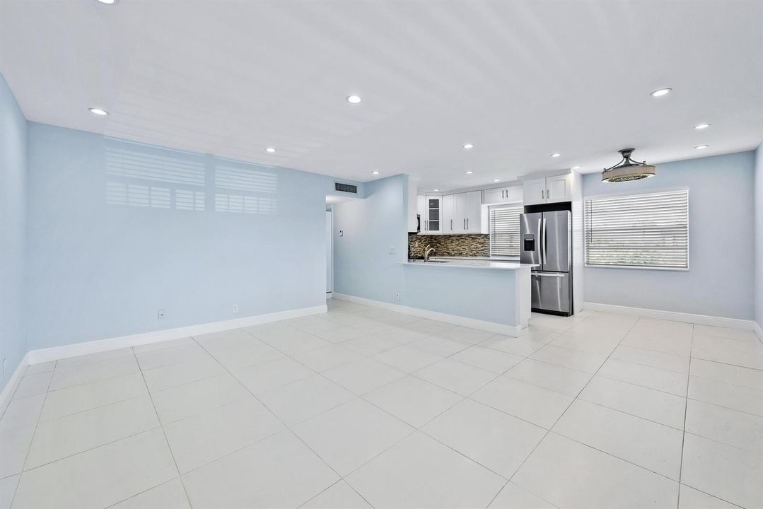 Living & Kitchen