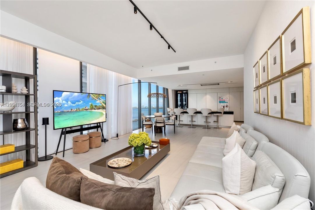 For Sale: $6,795,000 (4 beds, 5 baths, 4600 Square Feet)