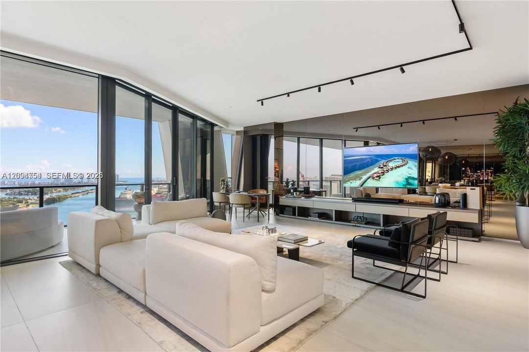 For Sale: $6,795,000 (4 beds, 5 baths, 4600 Square Feet)