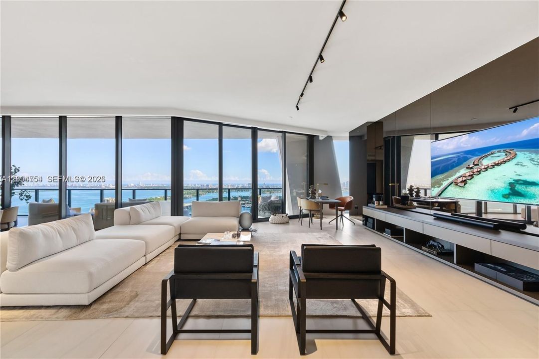 For Sale: $6,795,000 (4 beds, 5 baths, 4600 Square Feet)