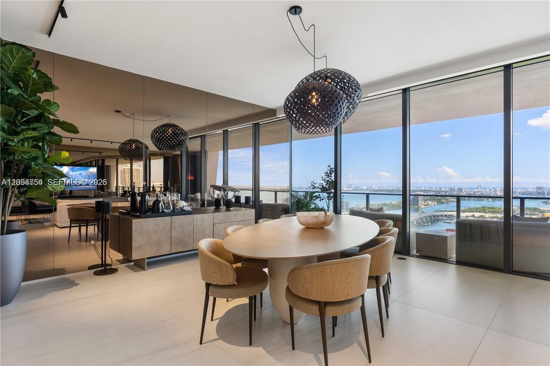 For Sale: $6,795,000 (4 beds, 5 baths, 4600 Square Feet)
