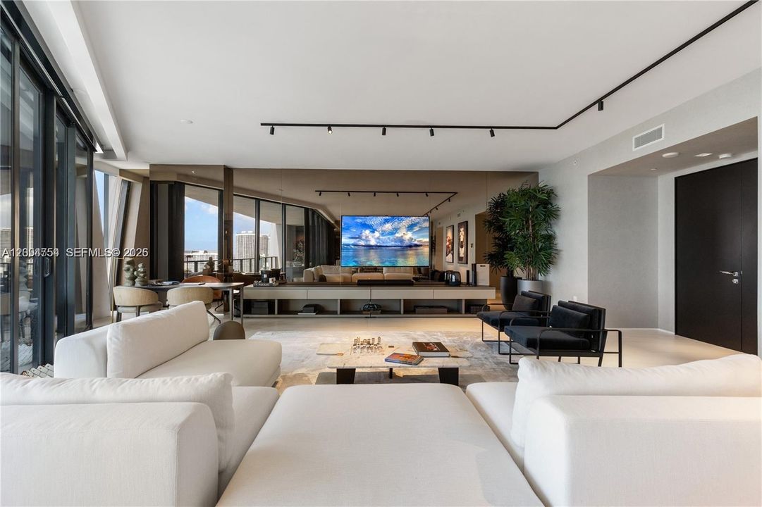 For Sale: $6,795,000 (4 beds, 5 baths, 4600 Square Feet)