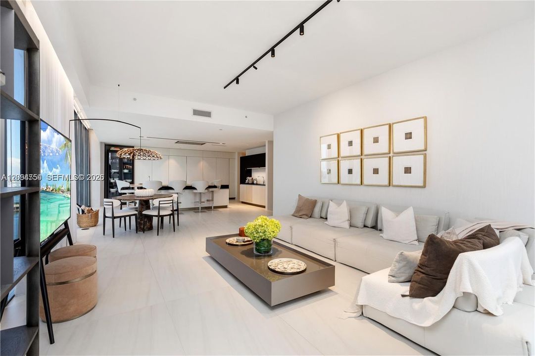 For Sale: $6,795,000 (4 beds, 5 baths, 4600 Square Feet)