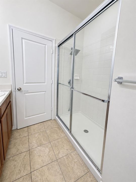 В аренду: $2,900 (4 спален, 3 ванн, 1674 Квадратных фут)