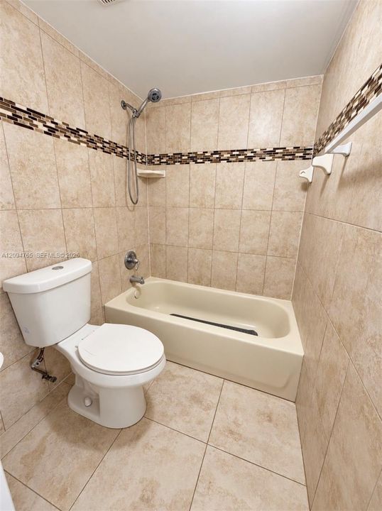For Rent: $1,750 (2 beds, 2 baths, 800 Square Feet)