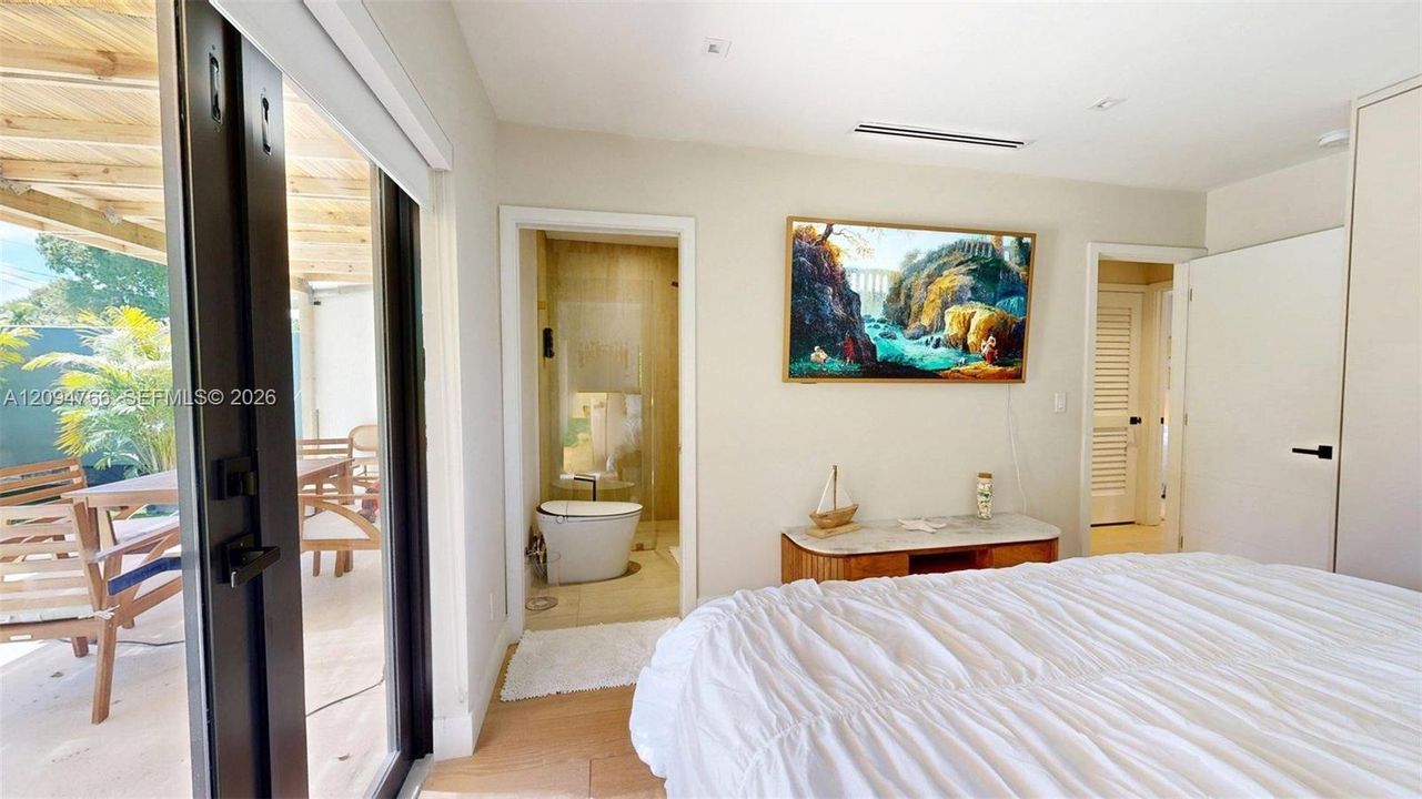 For Rent: $7,000 (3 beds, 2 baths, 1392 Square Feet)