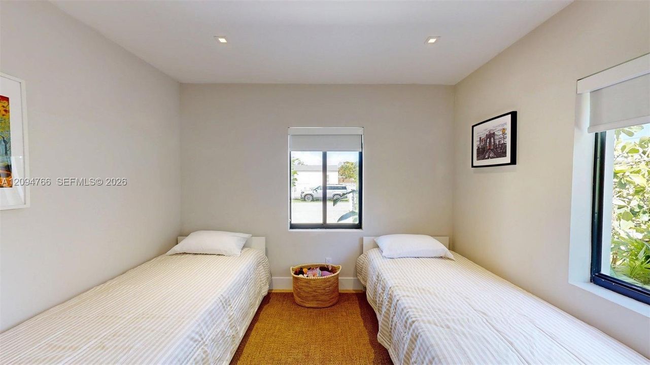 For Rent: $7,000 (3 beds, 2 baths, 1392 Square Feet)