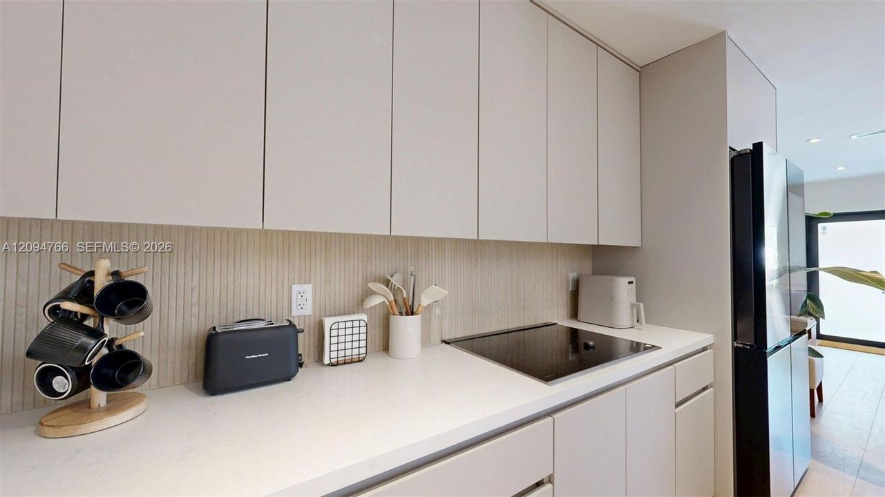 For Rent: $7,000 (3 beds, 2 baths, 1392 Square Feet)