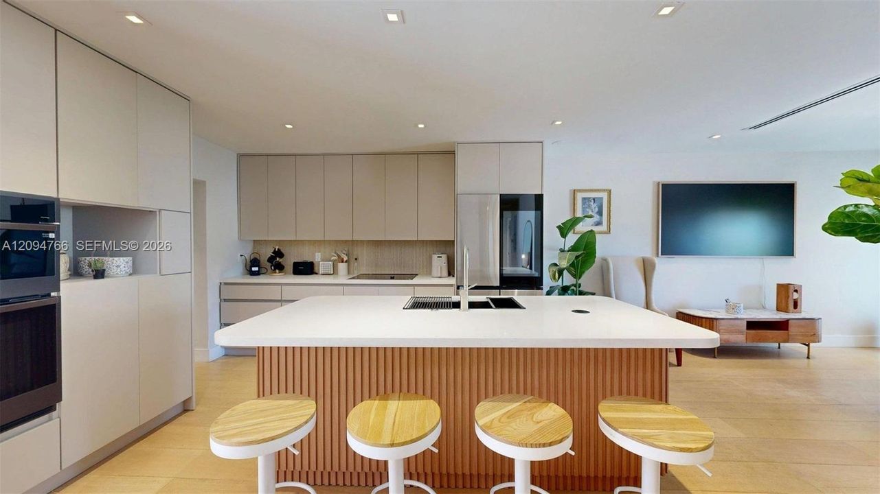For Rent: $7,000 (3 beds, 2 baths, 1392 Square Feet)