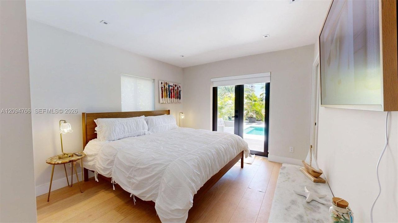 For Rent: $7,000 (3 beds, 2 baths, 1392 Square Feet)