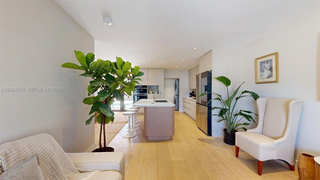 For Rent: $7,000 (3 beds, 2 baths, 1392 Square Feet)