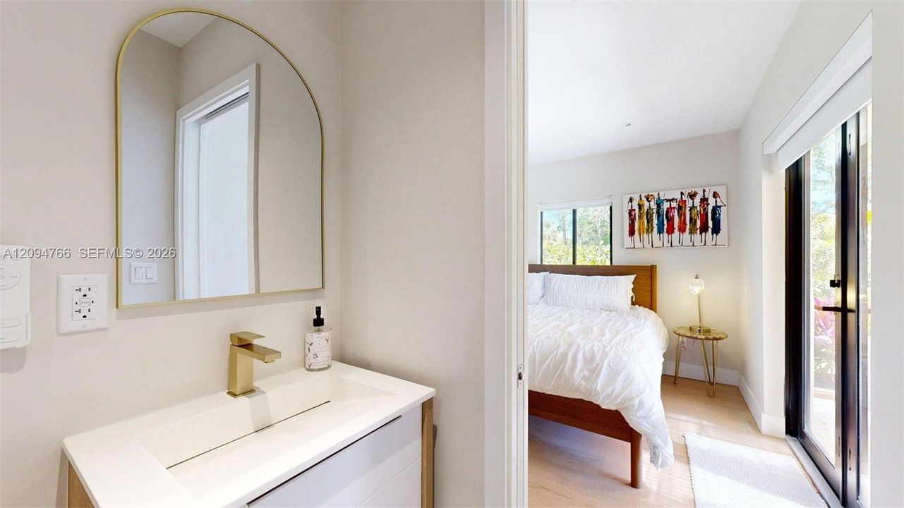 For Rent: $7,000 (3 beds, 2 baths, 1392 Square Feet)
