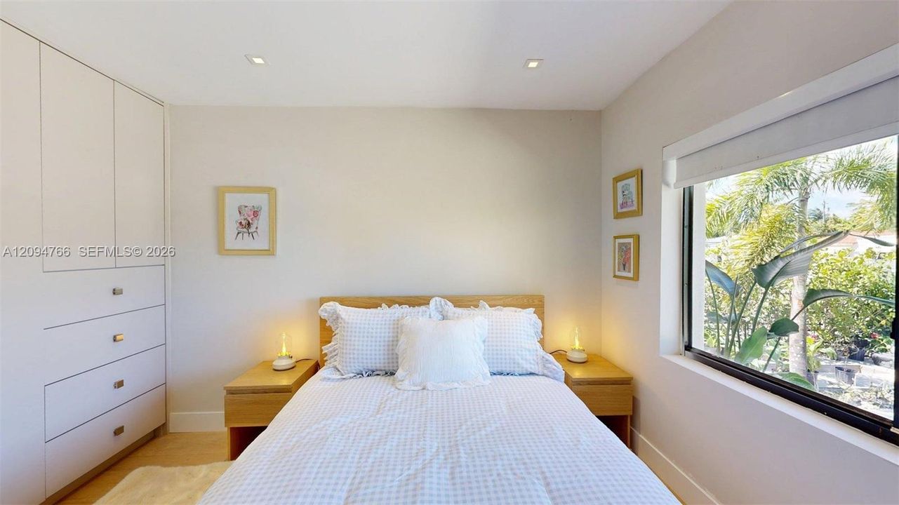 For Rent: $7,000 (3 beds, 2 baths, 1392 Square Feet)