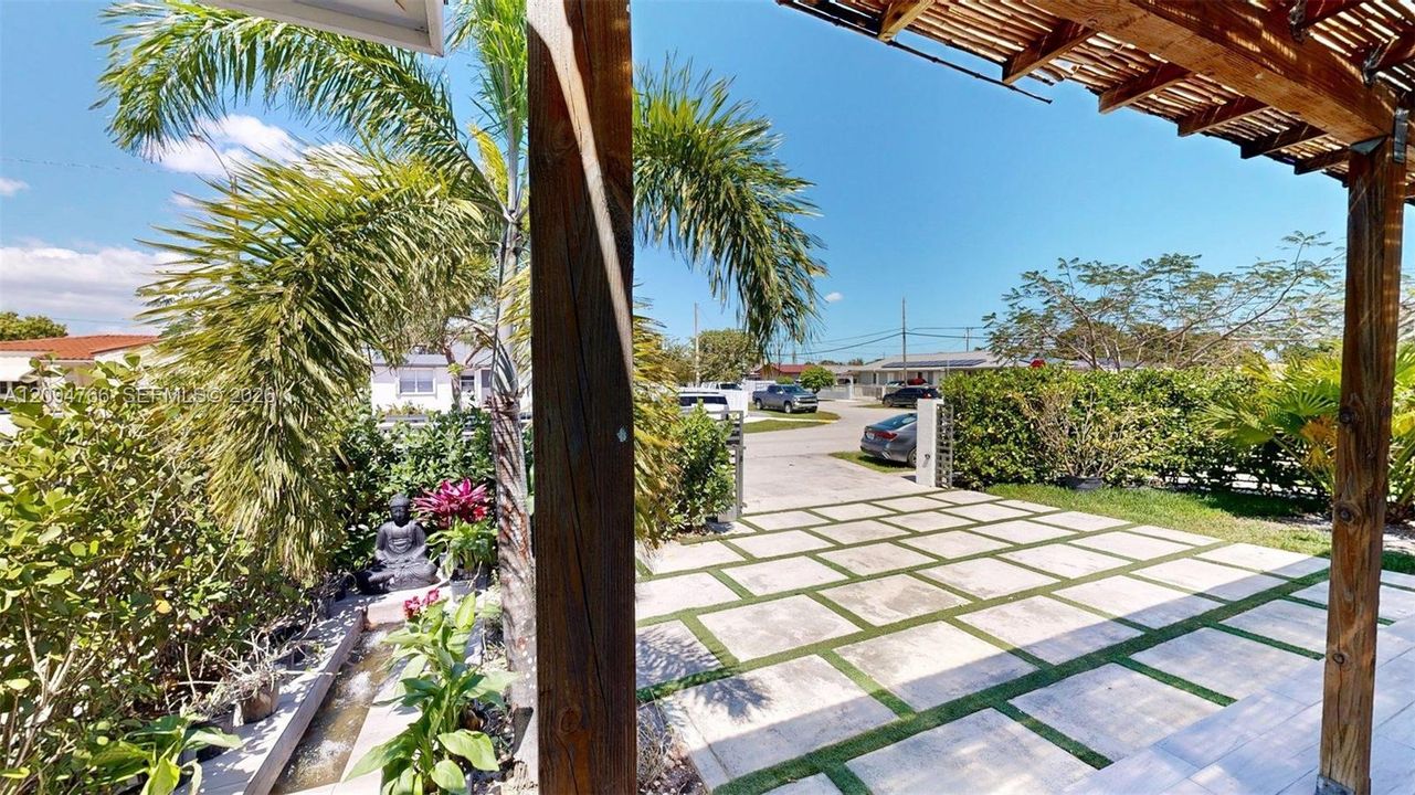 For Rent: $7,000 (3 beds, 2 baths, 1392 Square Feet)