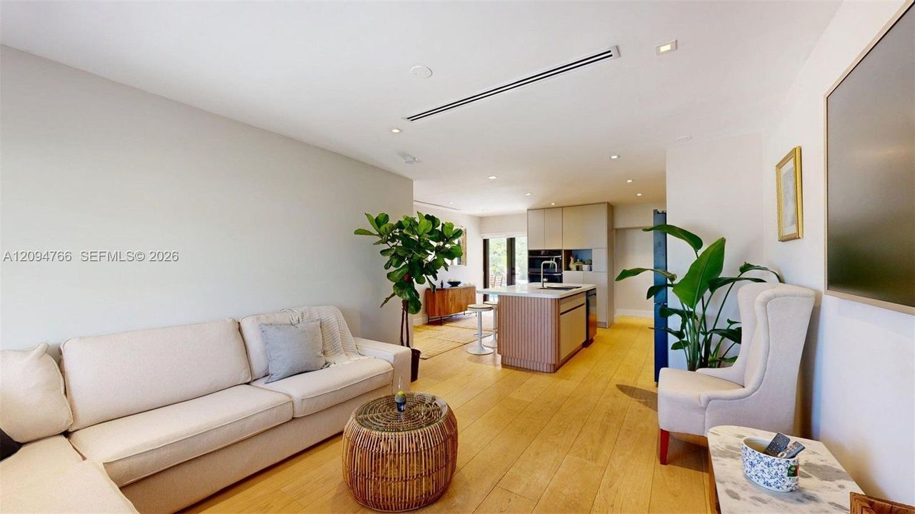 For Rent: $7,000 (3 beds, 2 baths, 1392 Square Feet)