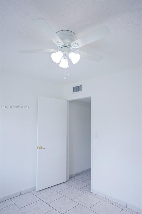 En Venta: $324,000 (2 camas, 2 baños, 915 Pies cuadrados)