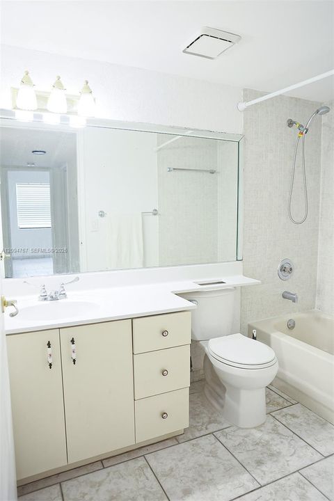 En Venta: $324,000 (2 camas, 2 baños, 915 Pies cuadrados)