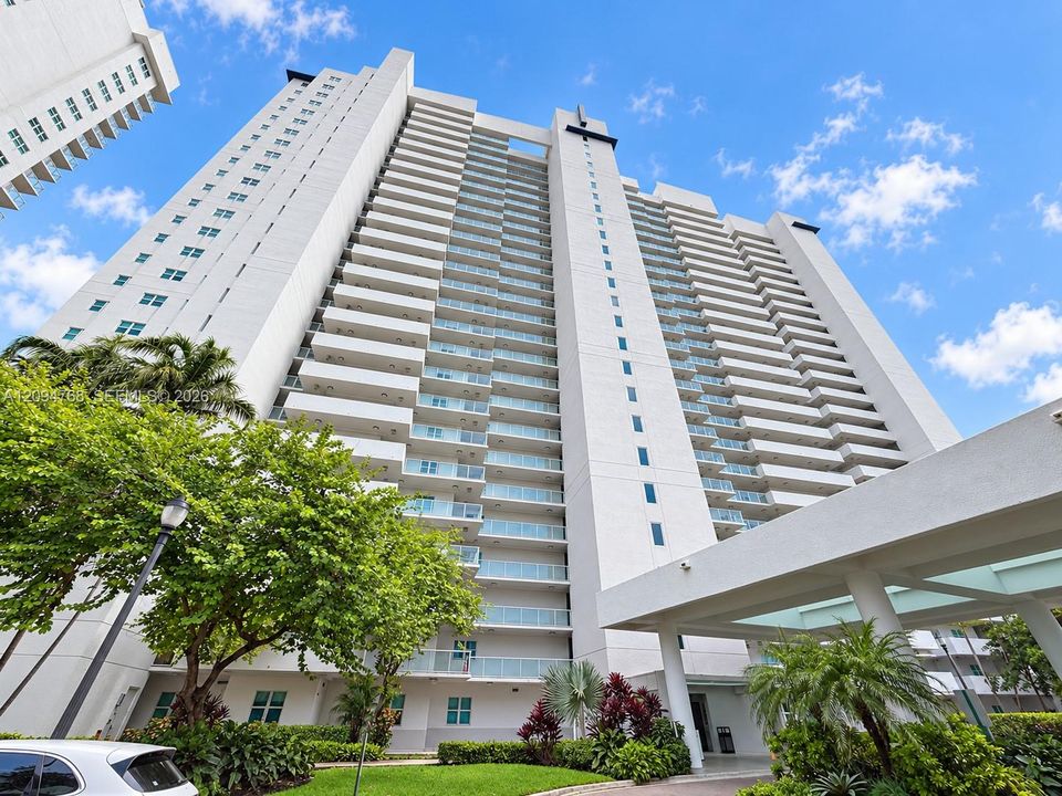 En Renta: $4,400 (2 camas, 2 baños, 1743 Pies cuadrados)