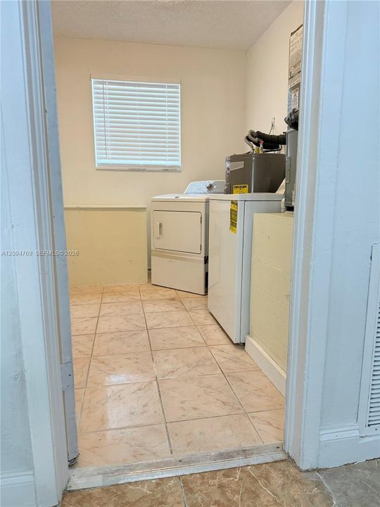 В аренду: $2,975 (3 спален, 2 ванн, 1516 Квадратных фут)