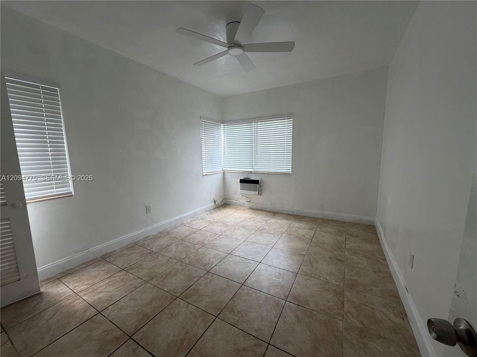 For Rent: $1,750 (1 beds, 1 baths, 640 Square Feet)