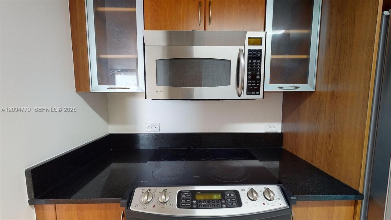 For Rent: $2,900 (2 beds, 2 baths, 1179 Square Feet)