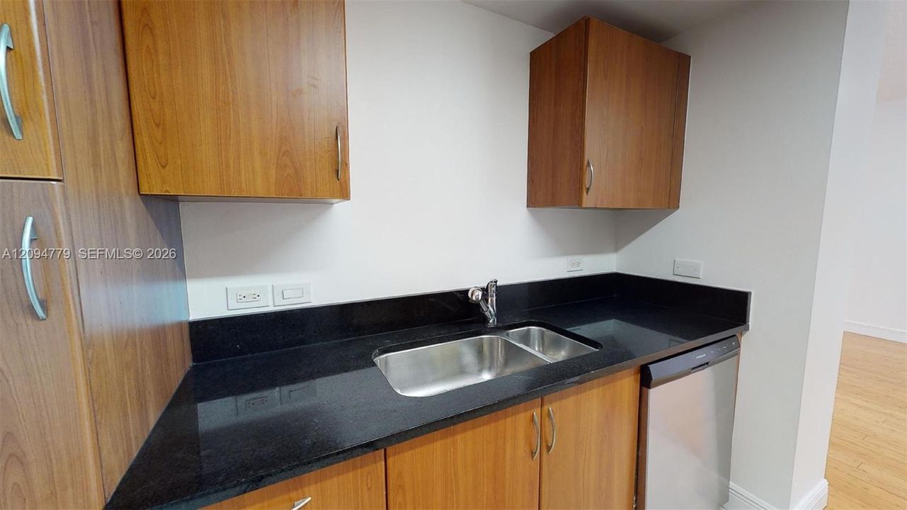 For Rent: $2,900 (2 beds, 2 baths, 1179 Square Feet)