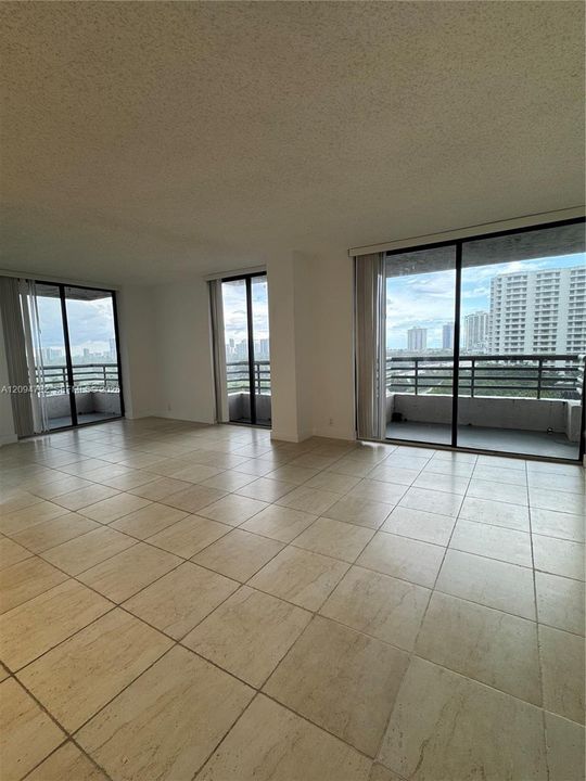 В аренду: $2,900 (2 спален, 2 ванн, 1271 Квадратных фут)