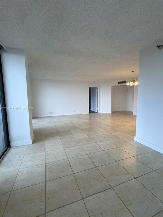 В аренду: $2,900 (2 спален, 2 ванн, 1271 Квадратных фут)