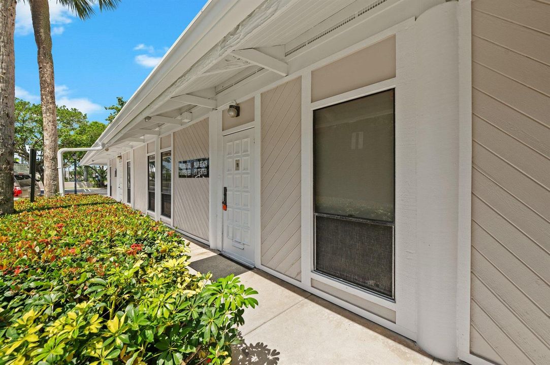 3-web-or-mls-1501-presidential-way-9-11