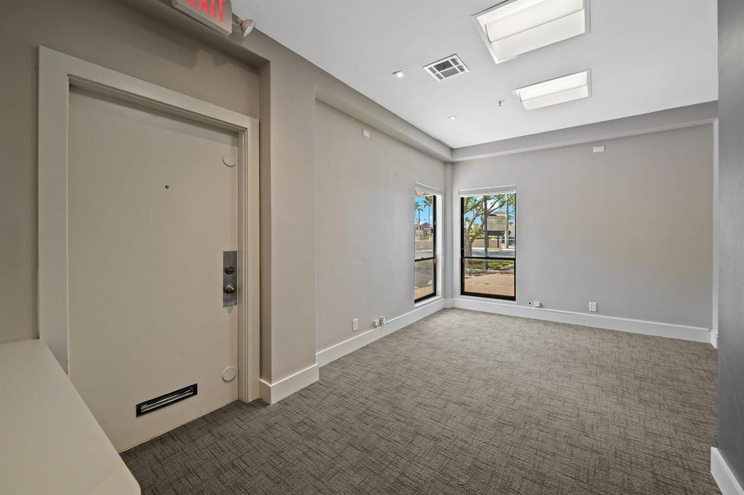 18-web-or-mls-1501-presidential-way-9-11