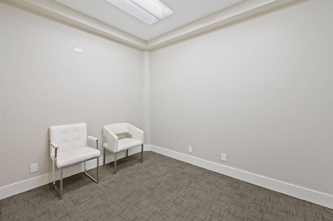 13-web-or-mls-1501-presidential-way-9-11
