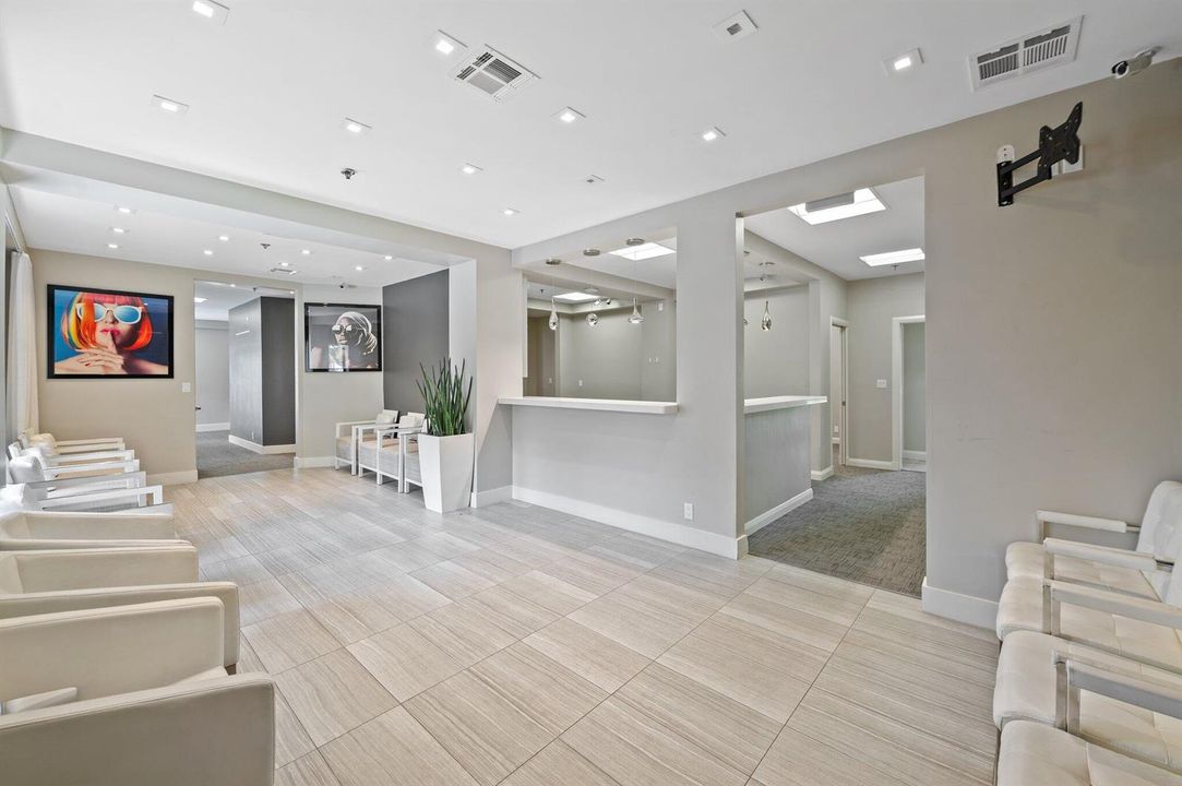 4-web-or-mls-1501-presidential-way-9-11