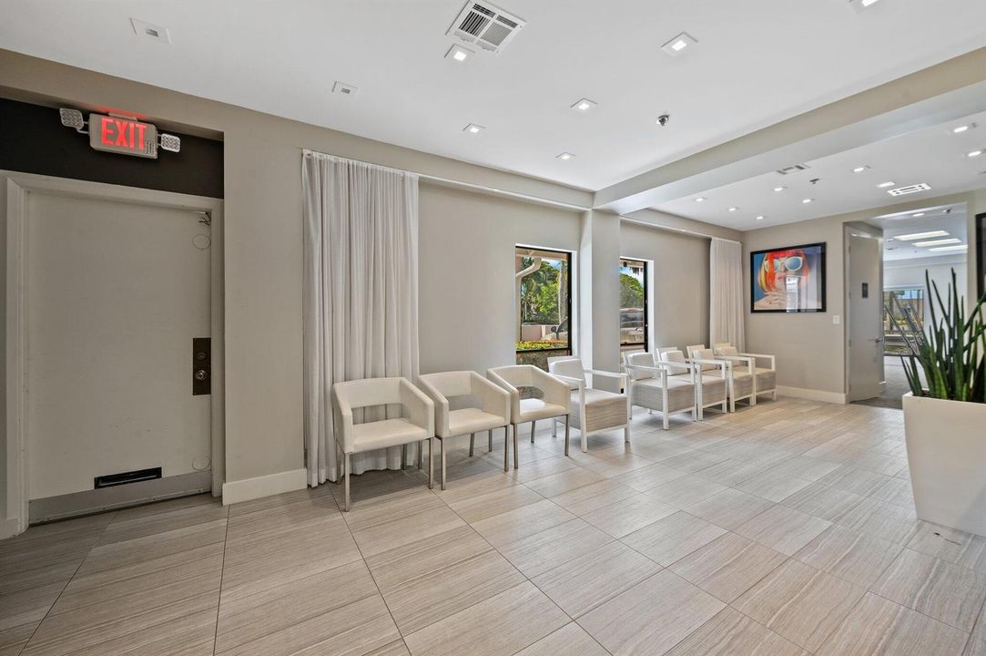 6-web-or-mls-1501-presidential-way-9-11