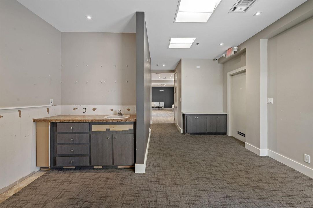 21-web-or-mls-1501-presidential-way-9-11