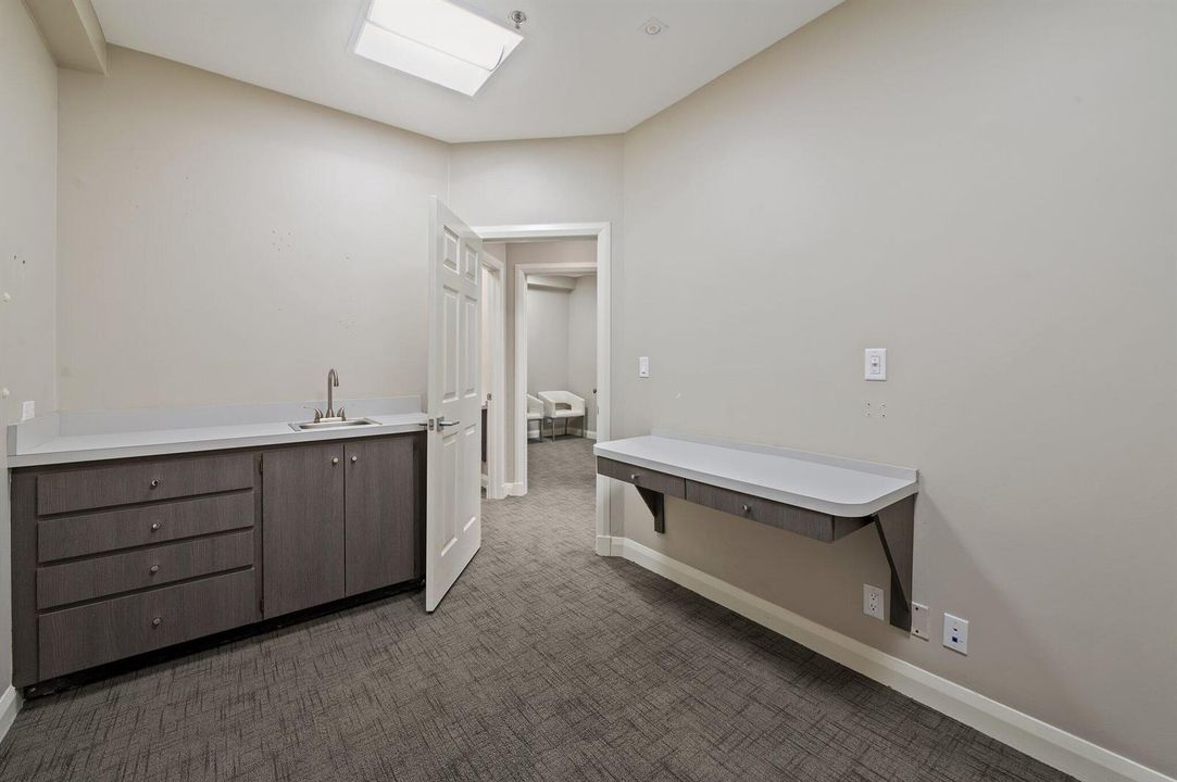 25-web-or-mls-1501-presidential-way-9-11