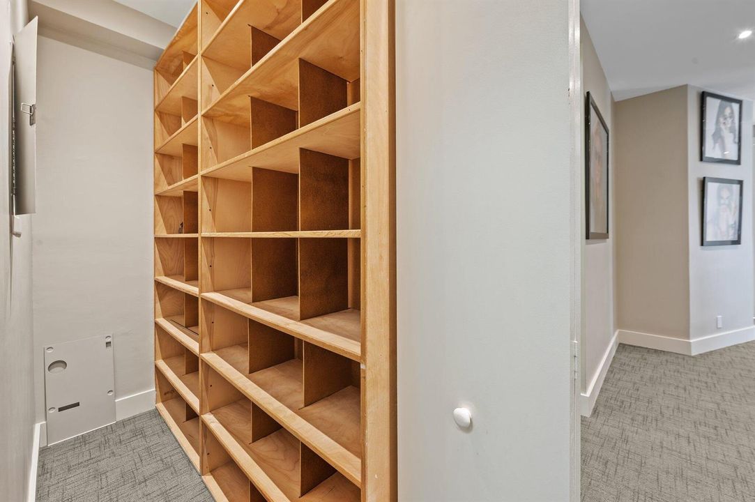 15-web-or-mls-1501-presidential-way-9-11