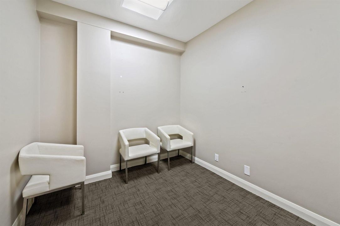 26-web-or-mls-1501-presidential-way-9-11
